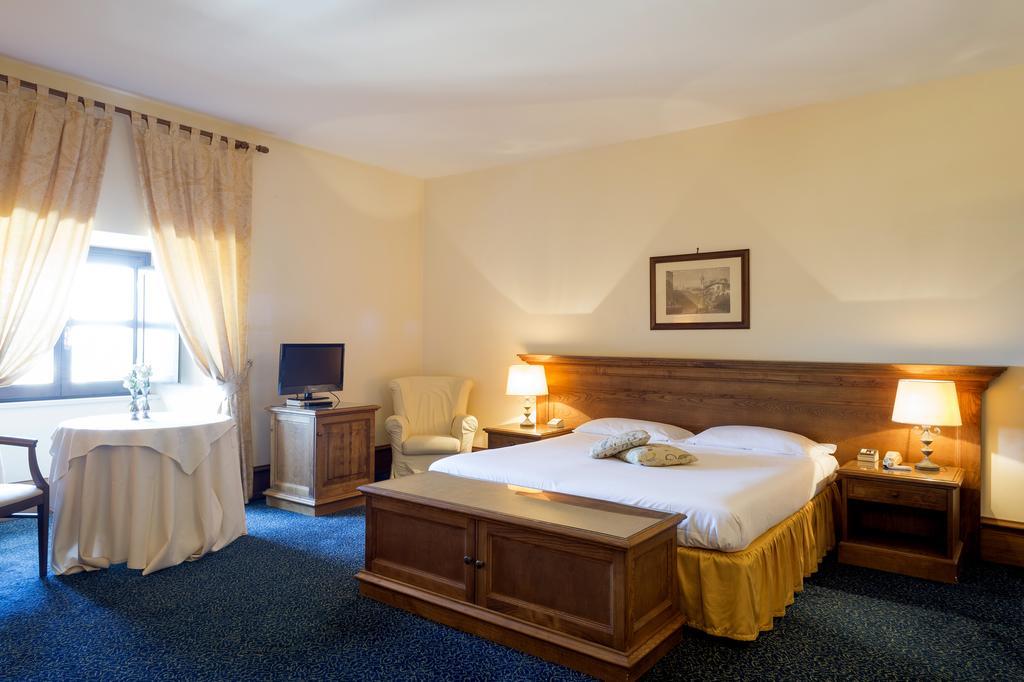 Hotel Castello Chiola Dimora Storica Loreto Aprutino Zewnętrze zdjęcie
