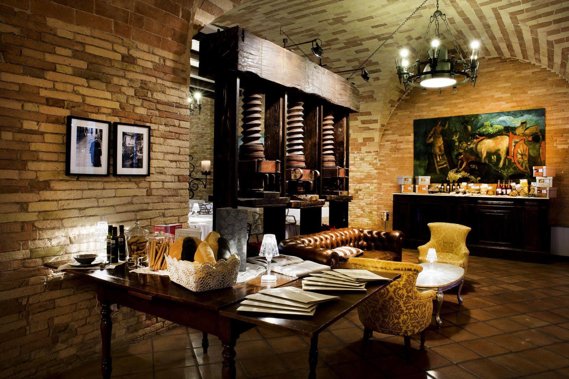 Hotel Castello Chiola Dimora Storica Loreto Aprutino Zewnętrze zdjęcie